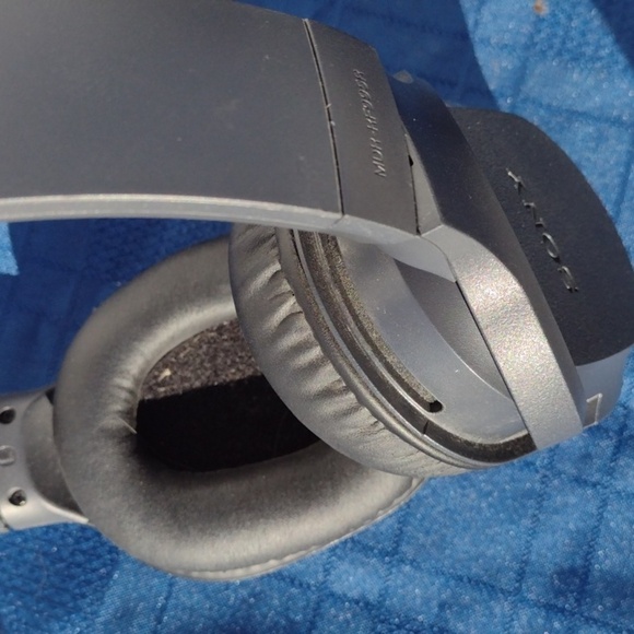 Sony Wireless Over-Ear Headphones - Black - Picture 2 of 2